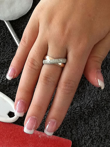 French manicure in gel