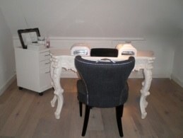 Nageltafel in de salon